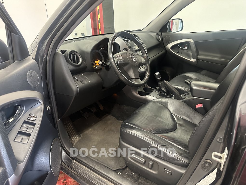 Toyota RAV4 2.2D 