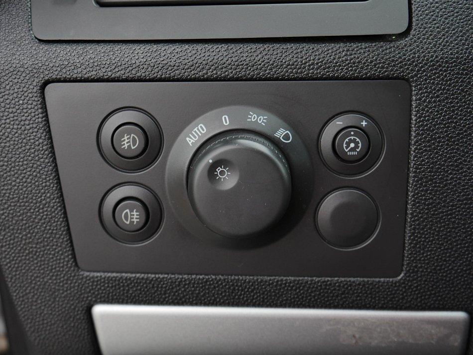 Opel Zafira 1.8 Family 7míst