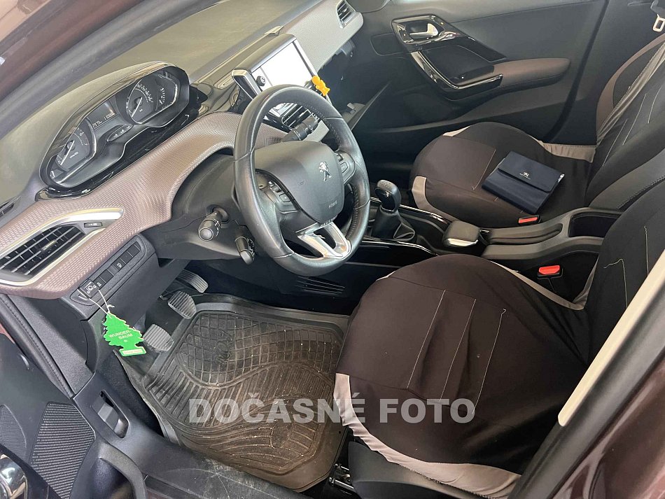 Peugeot 2008 1.6i 