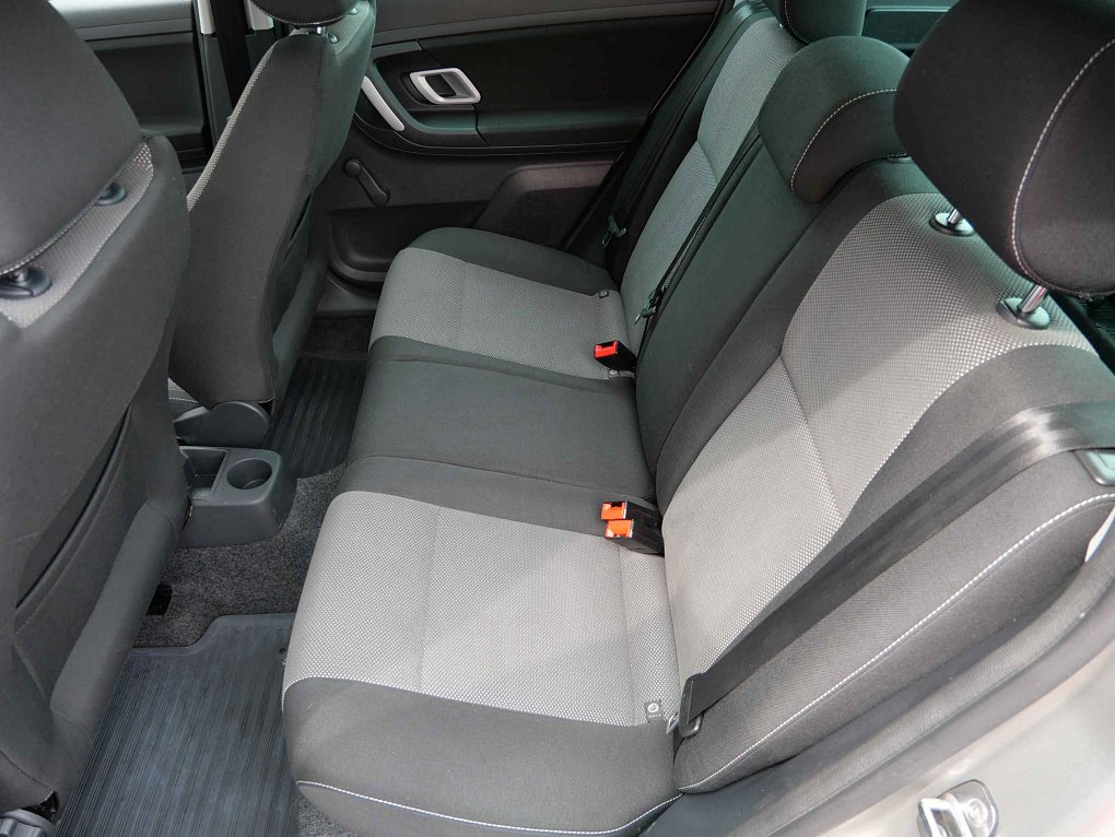Škoda Fabia II 1.2 HTP Sport