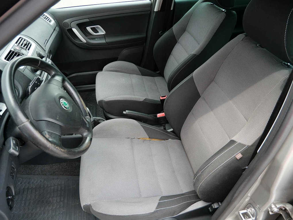 Škoda Fabia II 1.2 HTP Sport