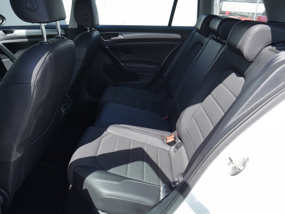 Volkswagen Golf 1.2 TSi 