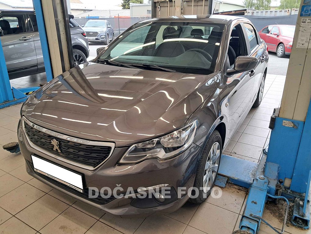 Peugeot 301 1.6i 