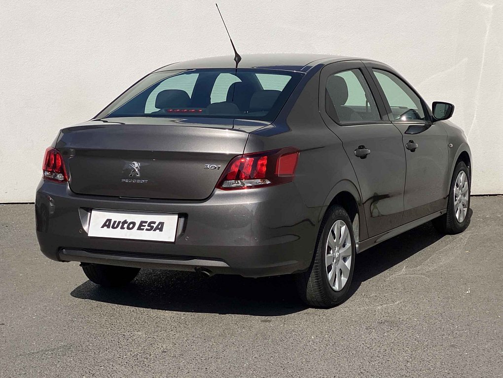 Peugeot 301 1.6i 