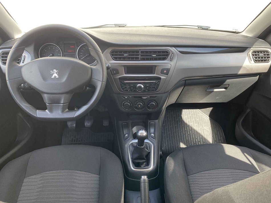 Peugeot 301 1.6i 