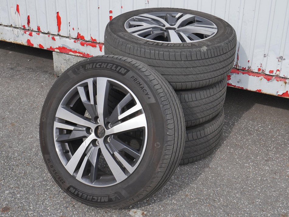 Peugeot 5008 1.2PT Allure