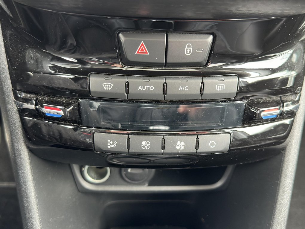 Peugeot 2008 1.2PT Crossway