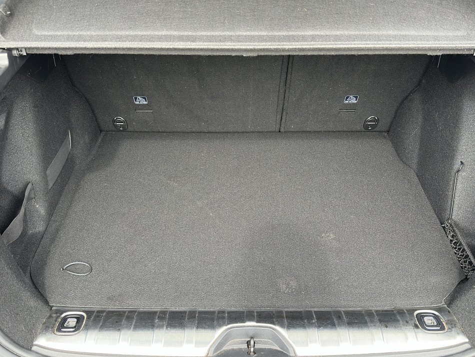 Peugeot 2008 1.2PT Crossway