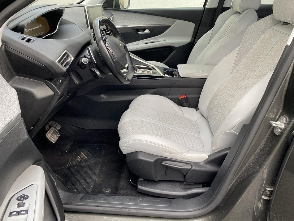 Peugeot 3008 1.2 PT Allure