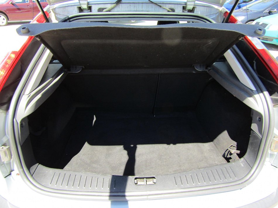 Ford Focus 1.6i 
