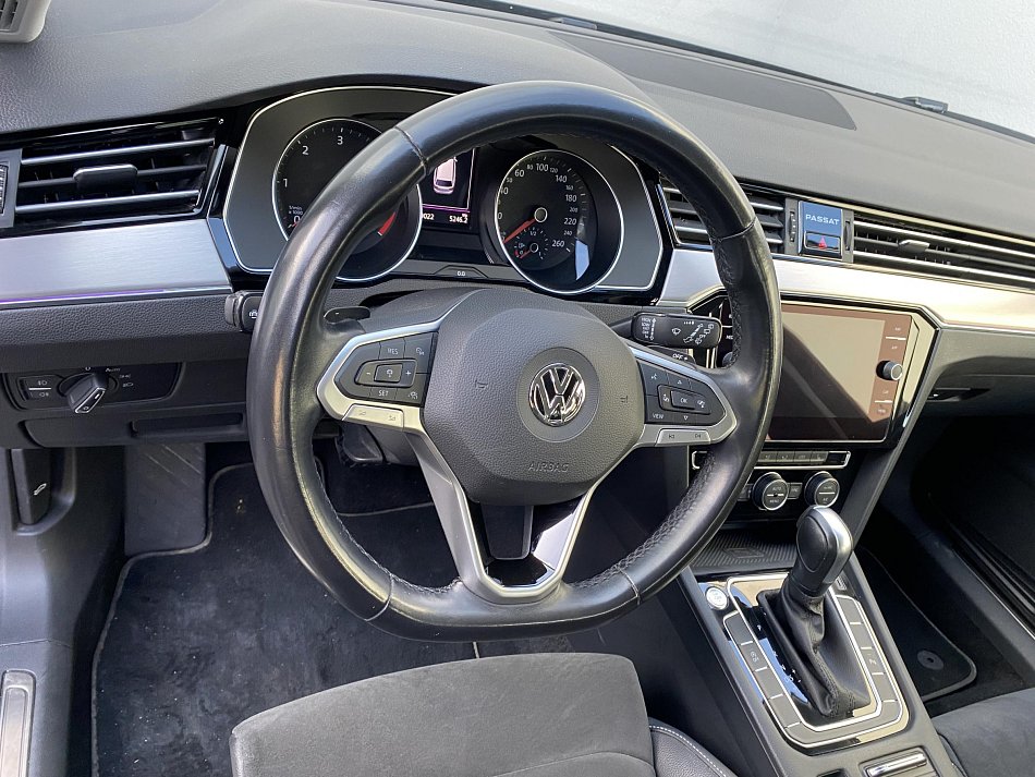 Volkswagen Passat 1.6 TDi Elegance