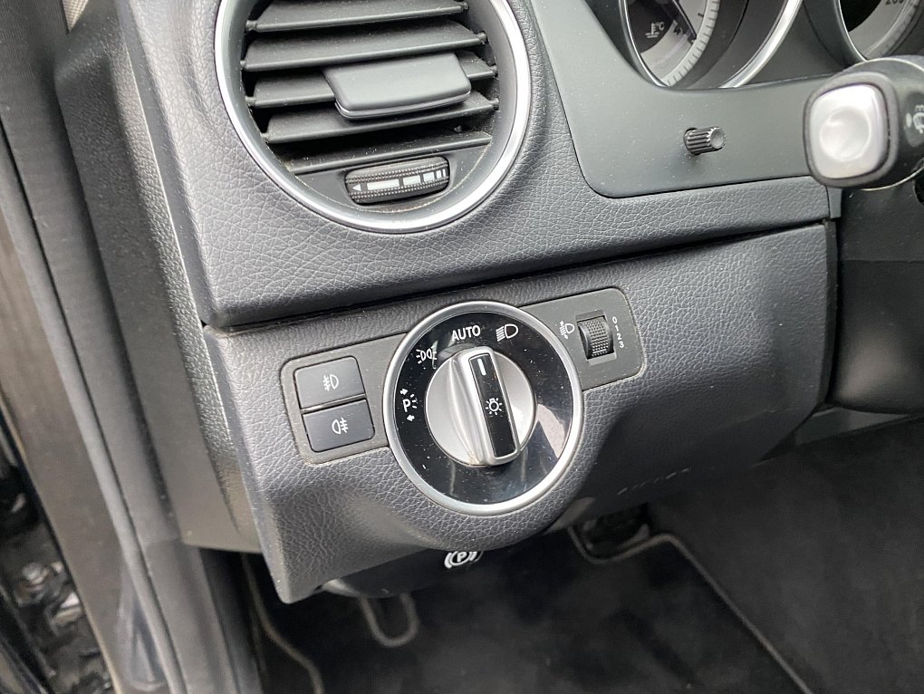 Mercedes-Benz Třída C 1.6i  C180