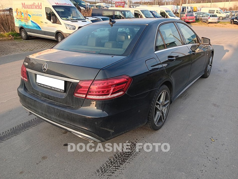 Mercedes-Benz Třída E 2.0 i 
