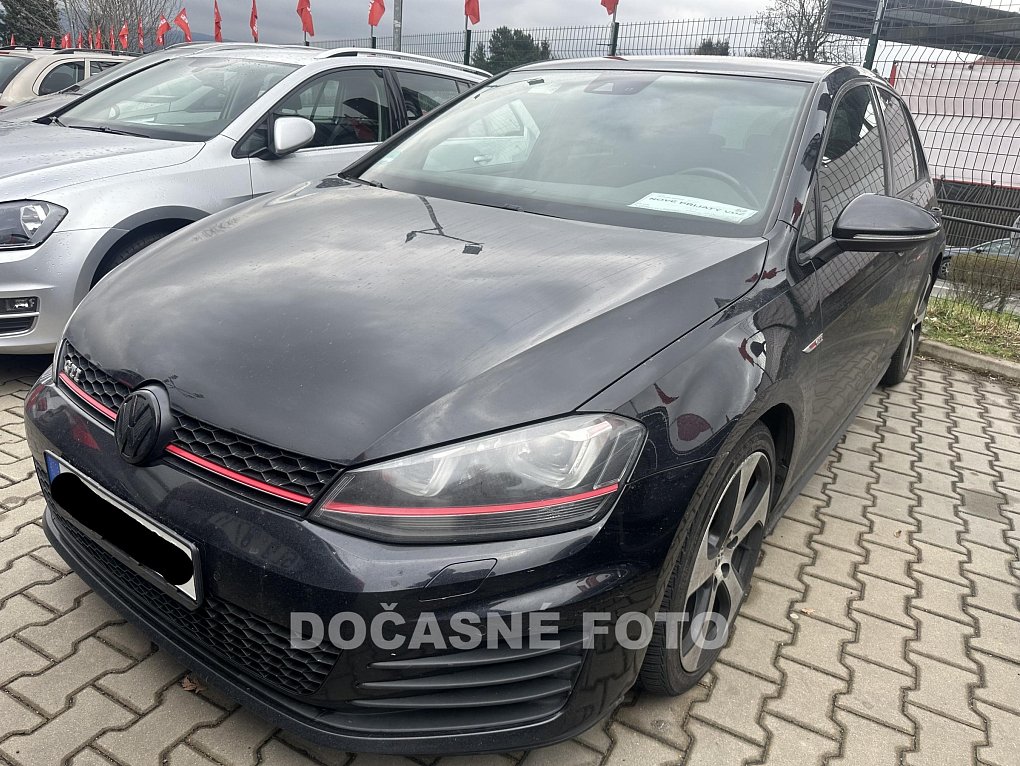 Volkswagen Golf 2.0 TSi 