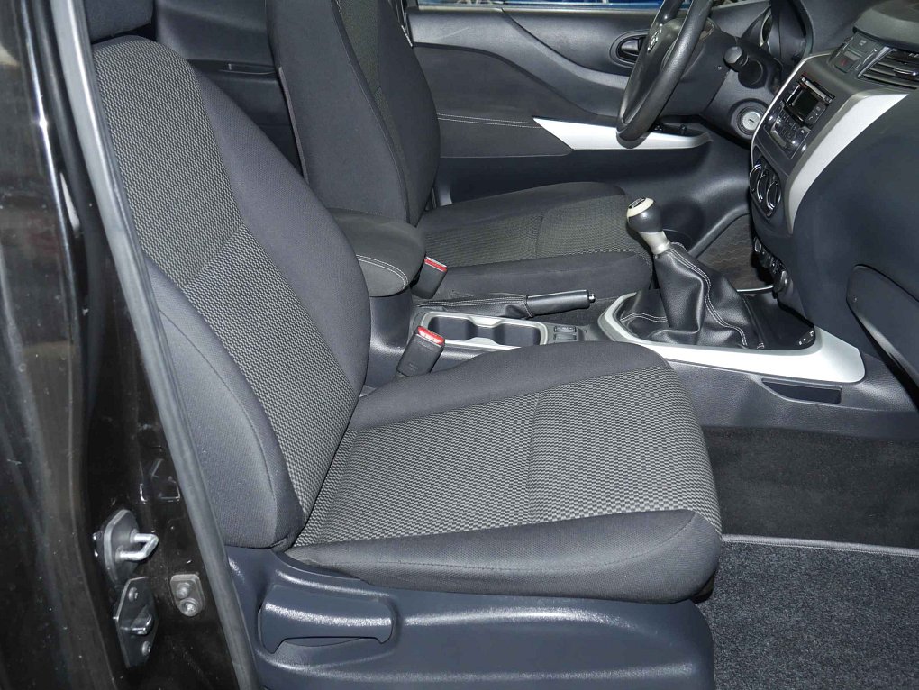 Nissan NP300 2.3 dCi  4WD