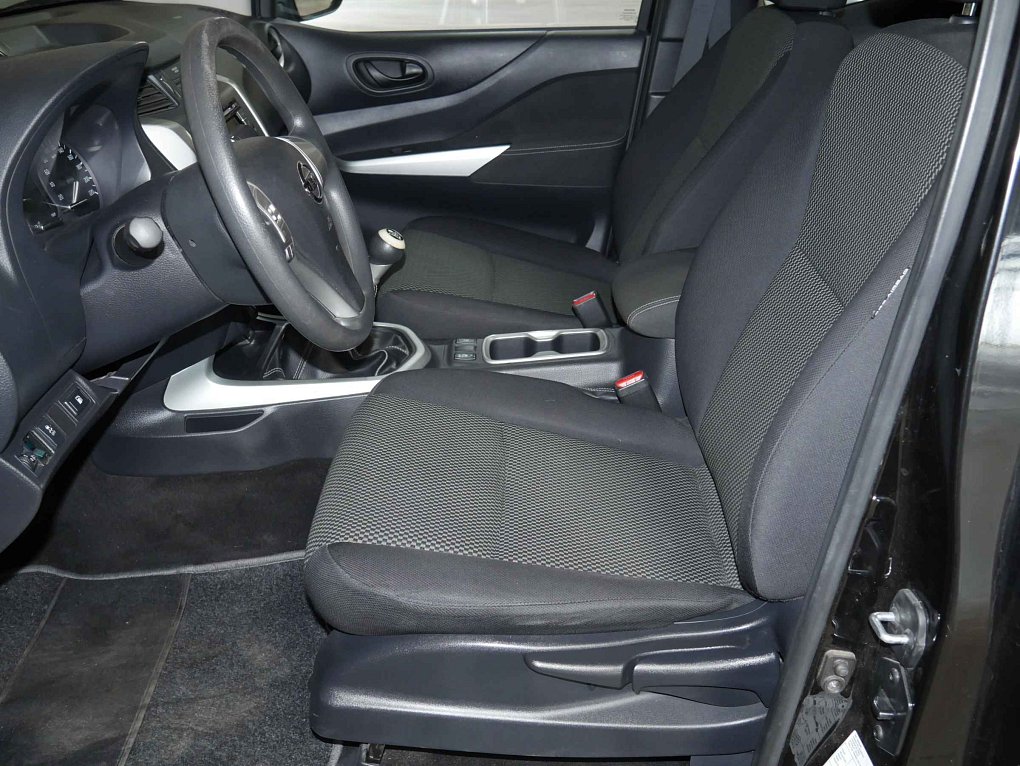 Nissan NP300 2.3 dCi  4WD