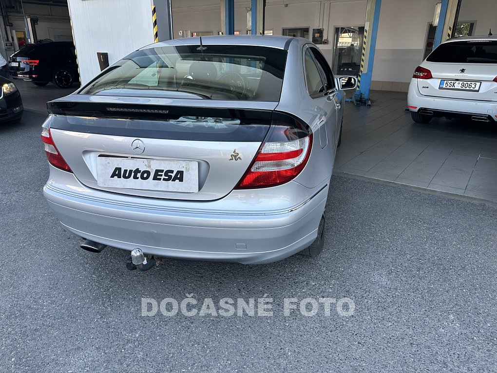 Mercedes-Benz Třída C 2.2CDi 