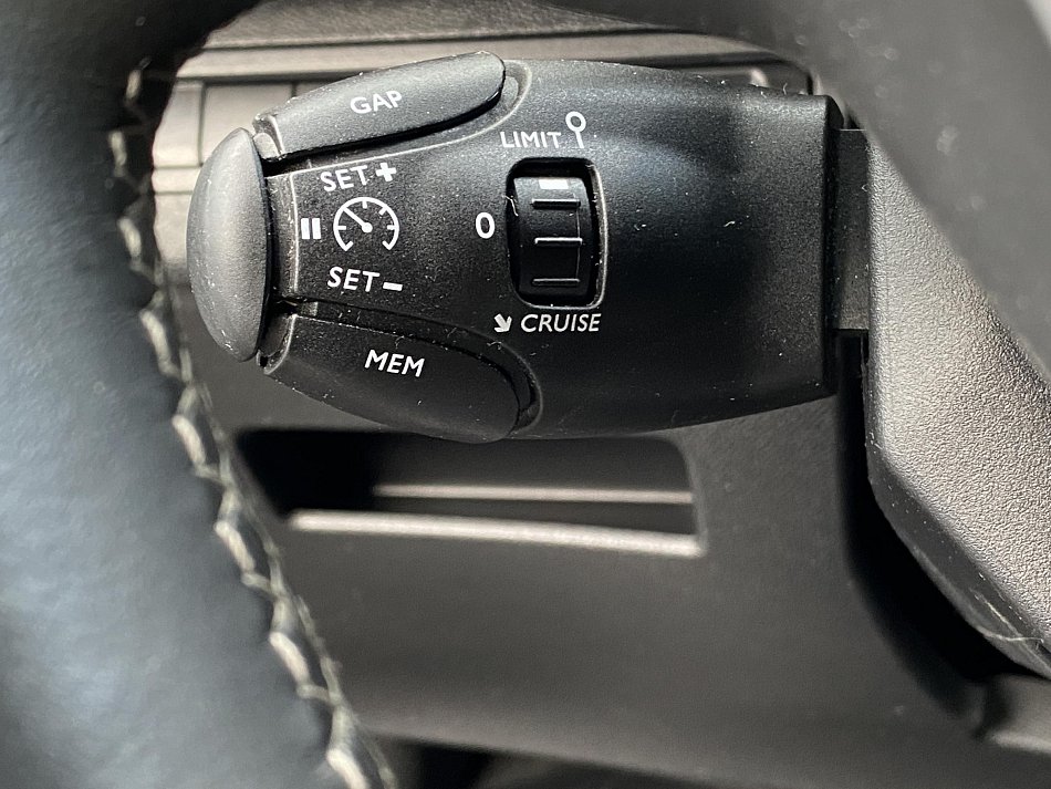 Peugeot 3008 1.2 PT Allure