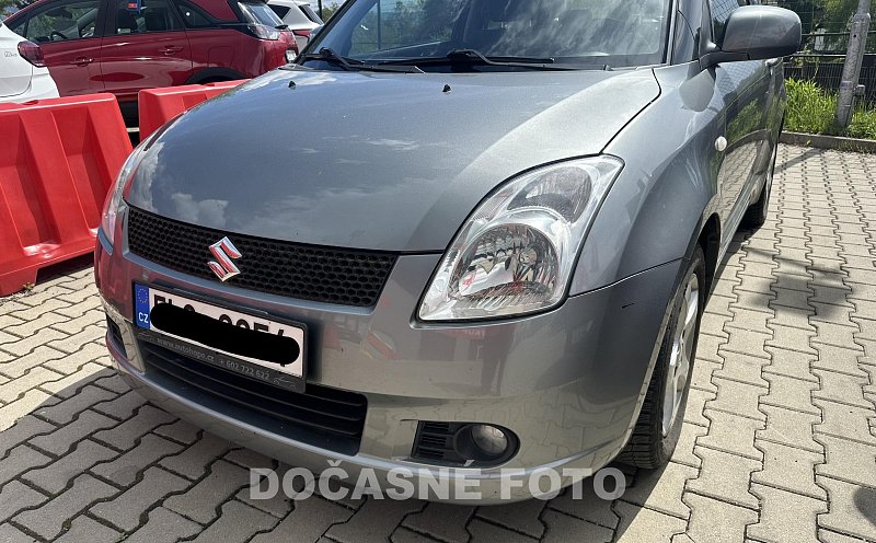 Suzuki Swift 1.3 i 