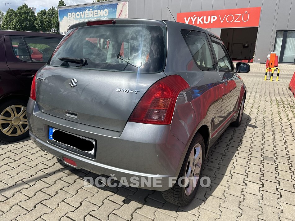 Suzuki Swift 1.3 i 