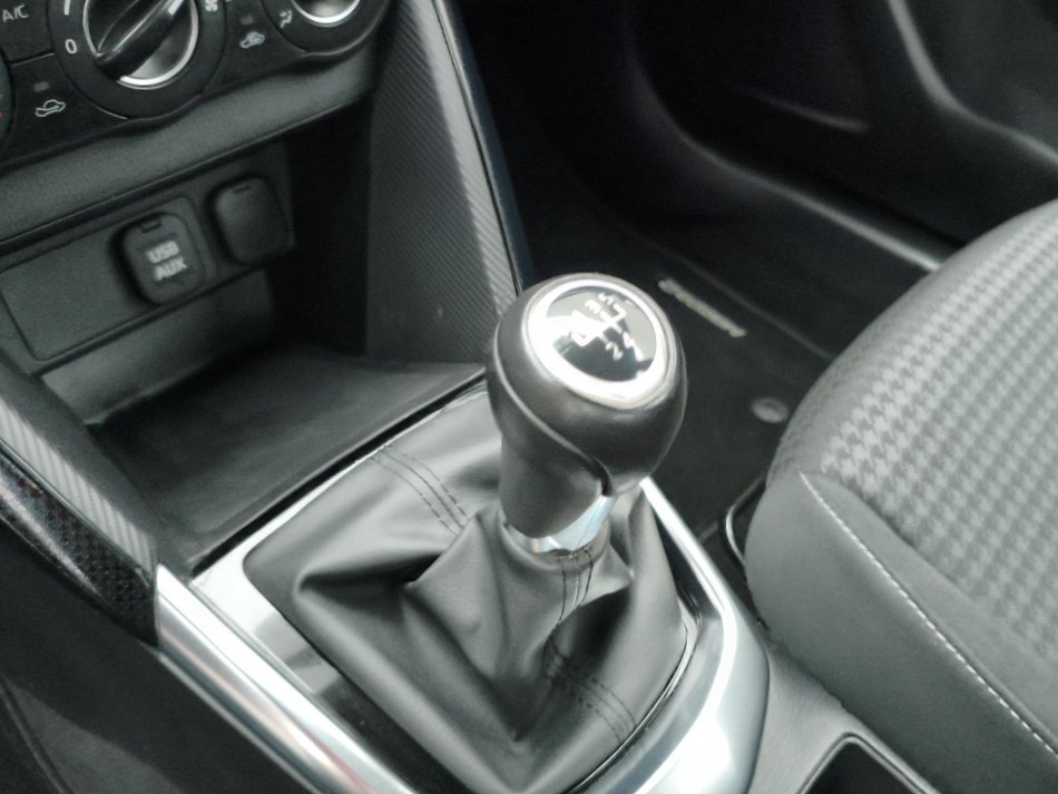 Mazda 2 1.5i 
