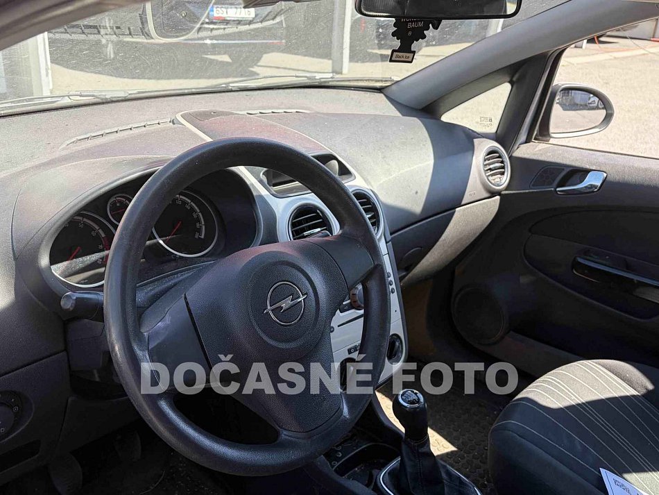 Opel Corsa 1.2i 