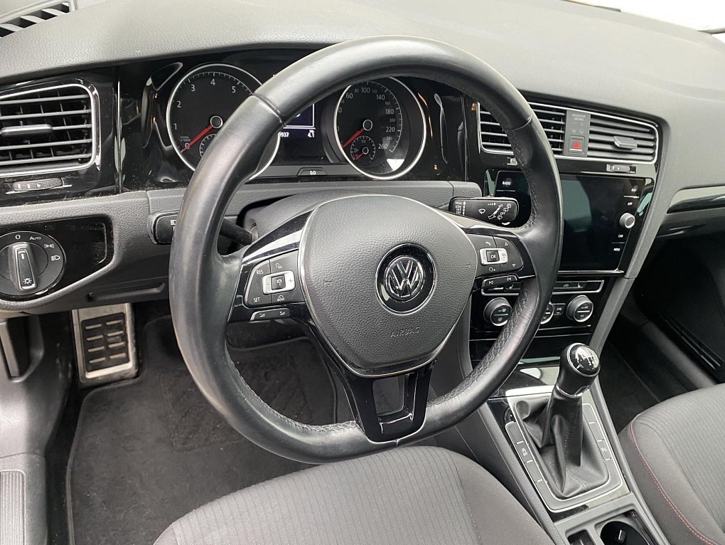 Volkswagen Golf 1.5 TSi Sound