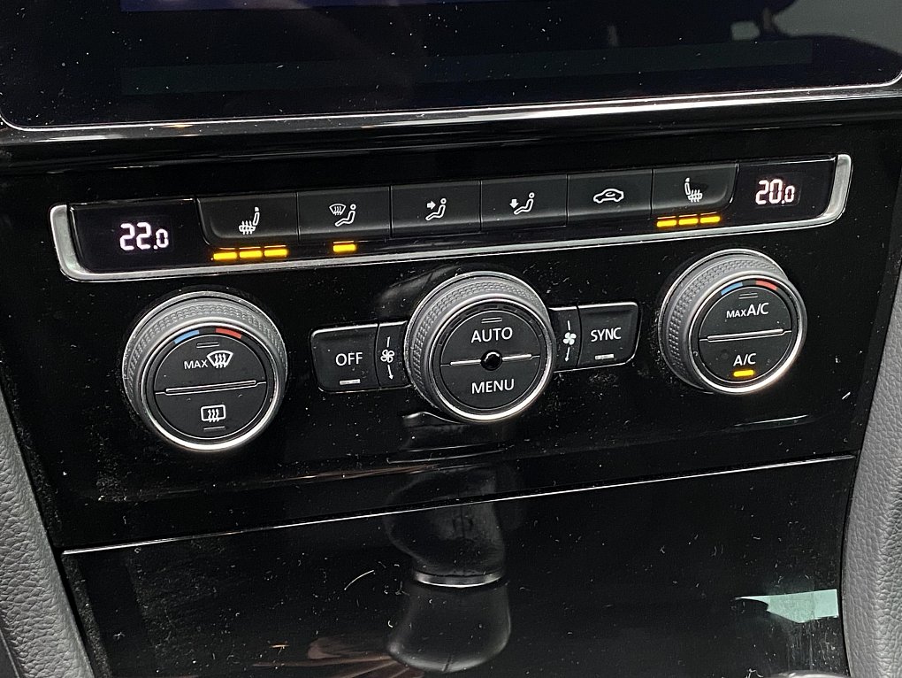 Volkswagen Golf 1.5 TSi Sound