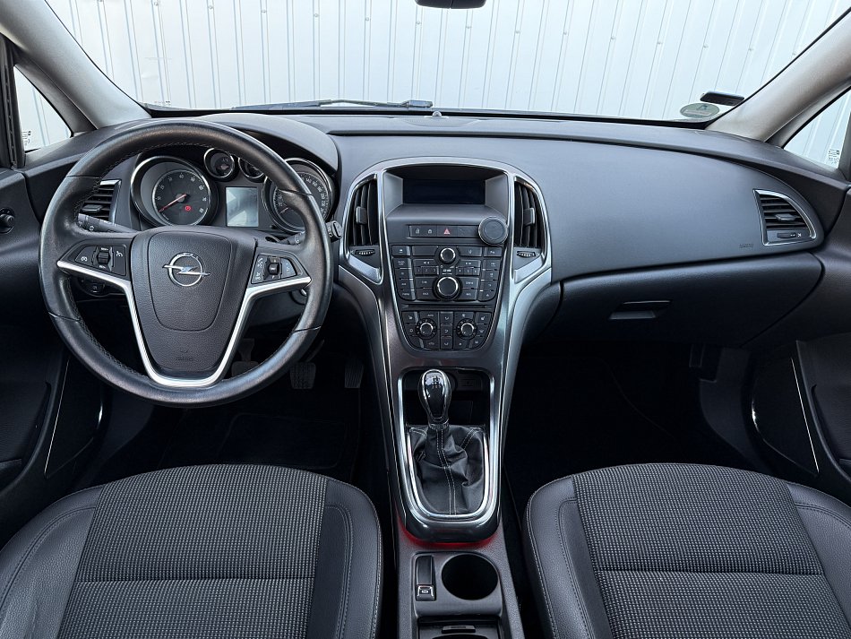Opel Astra 1.6 T Cosmo
