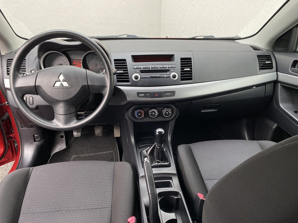 Mitsubishi Lancer 1.5i 