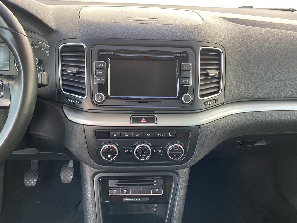 Volkswagen Sharan 2.0 TDi 