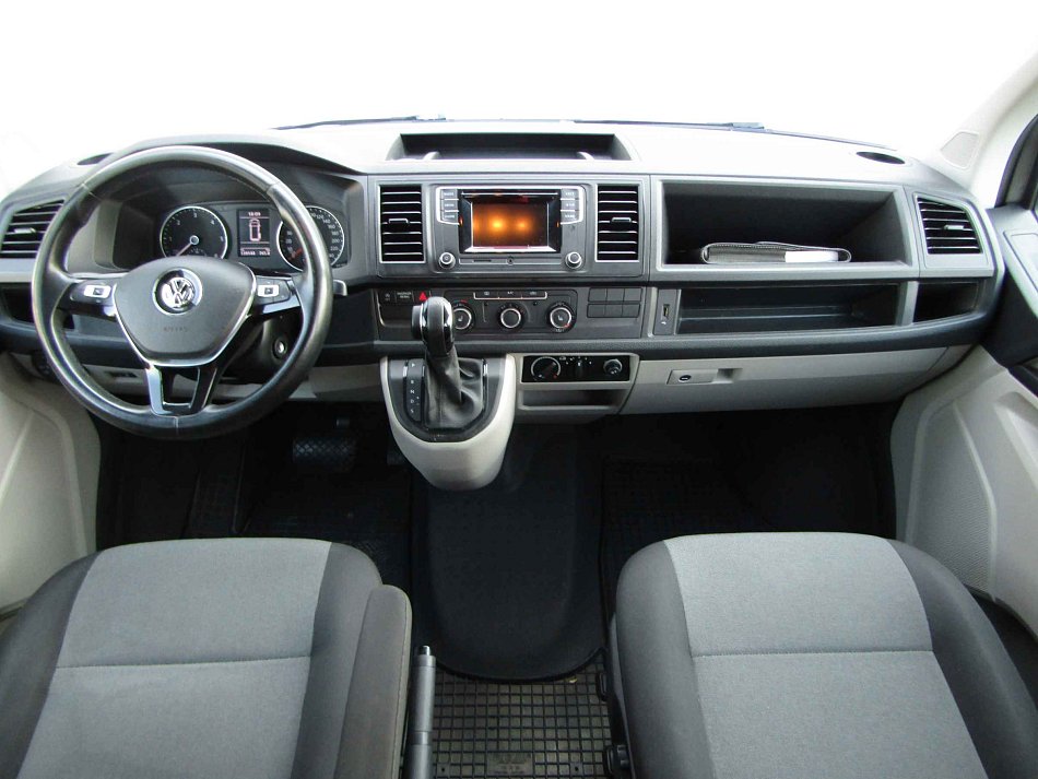 Volkswagen Transporter 2.0TDi  8míst